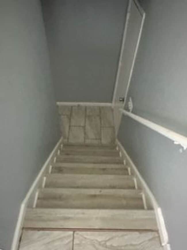 Building Photo - Beautiful 3 Bedroom 2 Bath Duplex!