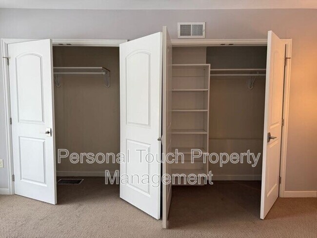 Building Photo - 501 7th St S