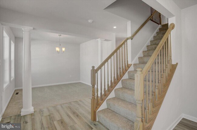 Building Photo - 601 Exeter Ln