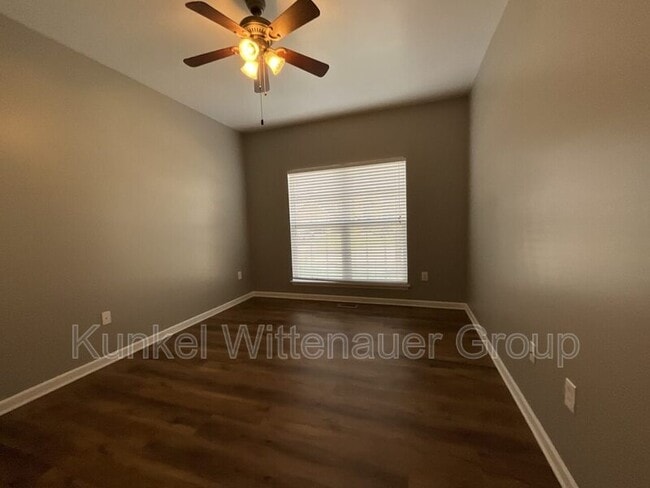 Building Photo - 2308 Four Lakes Dr