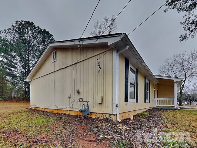 Building Photo - 459 Sweet Water Trail SE