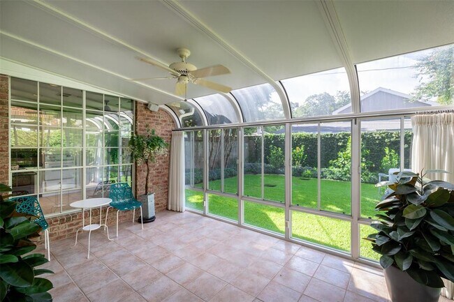 Building Photo - 5583 Beverly Hill St