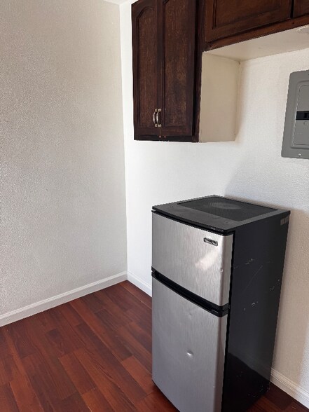 Building Photo - 8557 Juniper Ave