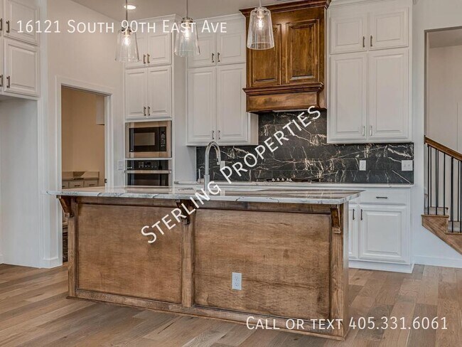 Building Photo - 16121 S 90th East Ave