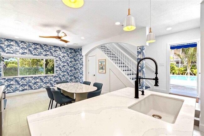 Building Photo - 1345 SW 14th Ave