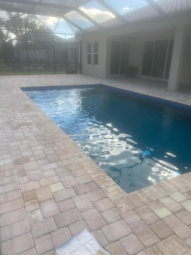 Building Photo - 7268 Great Egret Blvd
