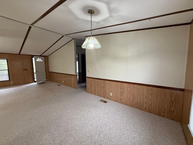 Building Photo - 3 Bedroom 2 Bathroom Home in Greene County, TN