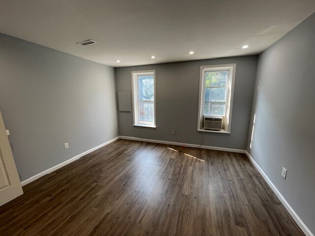 Building Photo - "Spacious 2-Bedroom Haven in Harrisburg – Your Dream Rental Awaits!"