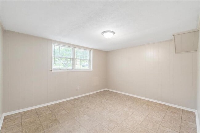 Building Photo - 5146 Bramblewood Dr