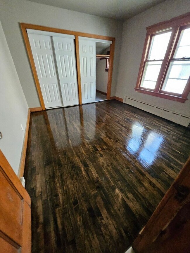 Building Photo - 2902-2904 N 40th st