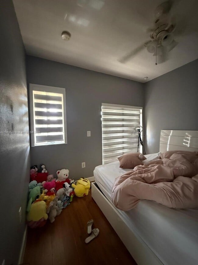 Building Photo - 239 SE 31st Terrace