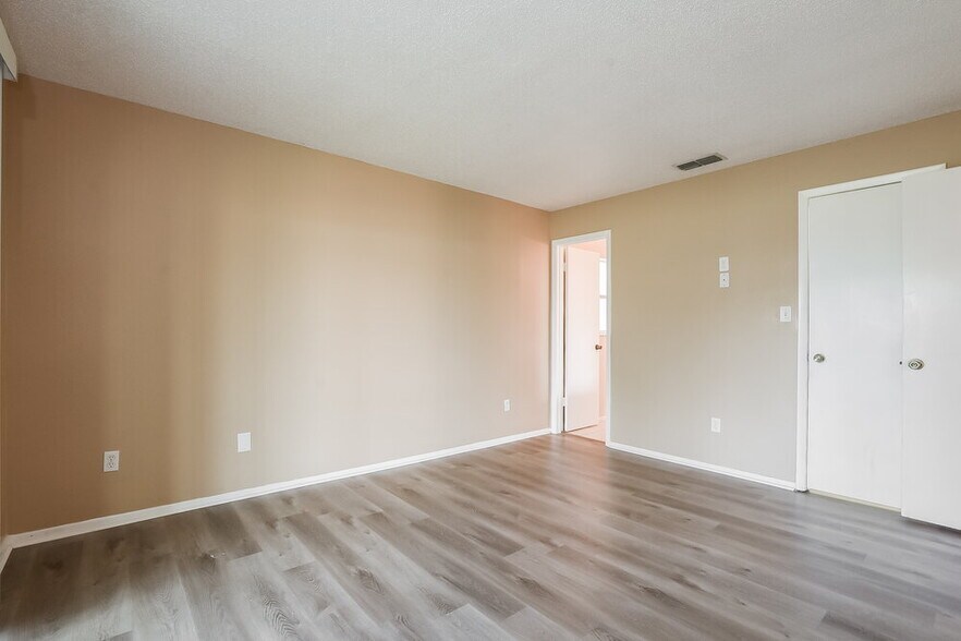 Building Photo - 1240 Rising Sun Blvd