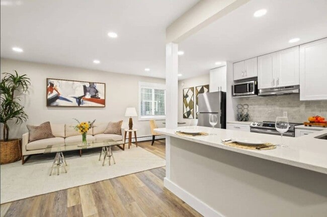 Building Photo - August 2026 Pre-Lease! 1 Bedroom Apartment in North Boulder