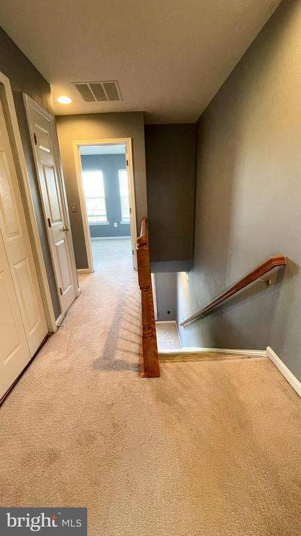 Building Photo - 505 Edmonton Terrace NE