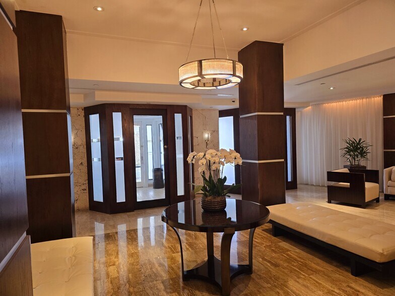Building Photo - 2451 Brickell Ave