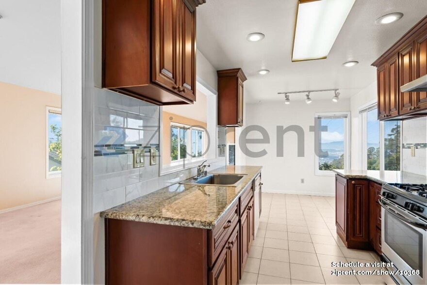 Building Photo - 8590 Terrace Dr
