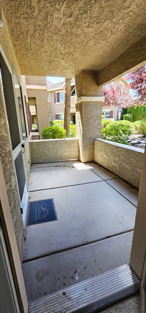 Building Photo - TANAMERA CONDOMINIUMS 1 bed 1 bath 1 car g...