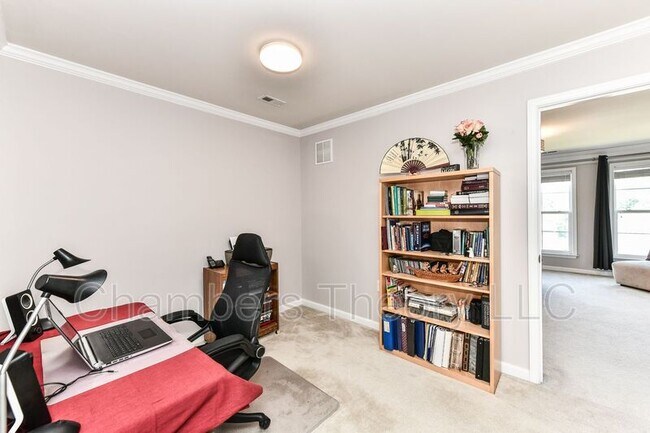 Building Photo - 2942 Finsbury Pl