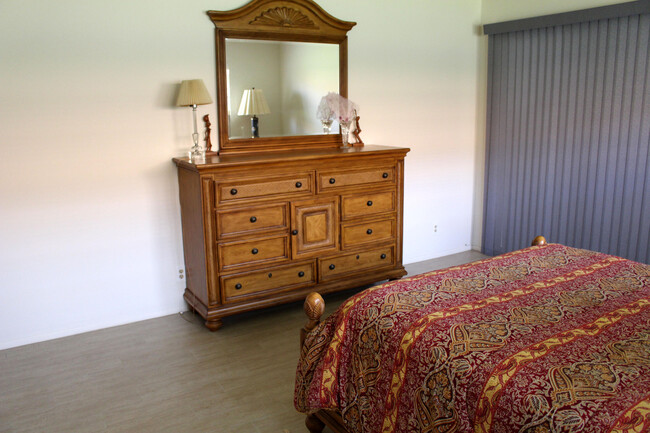 Building Photo - 5730 Fernley Dr E