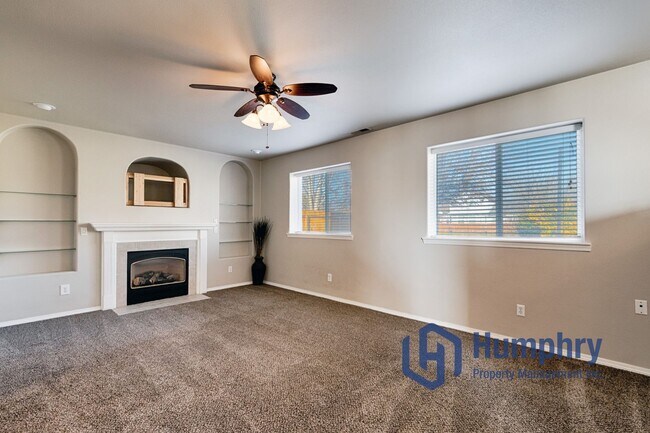 Building Photo - Beautiful home located just minutes from Settler's Park!