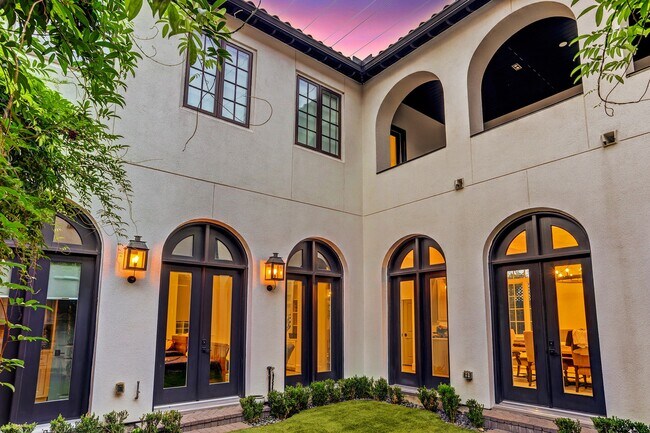 Building Photo - 1104 Mosaico Ln