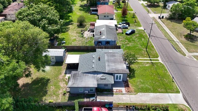 Building Photo - 6036 Dogwood Dr