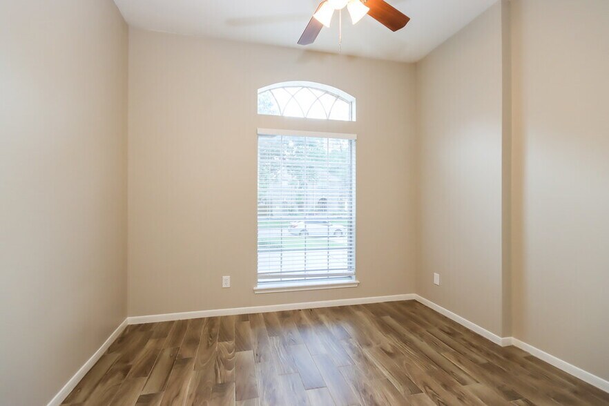 Building Photo - 1414 Summer Rain Dr