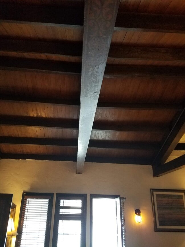 Building Photo - 1847 S Rimpau Blvd