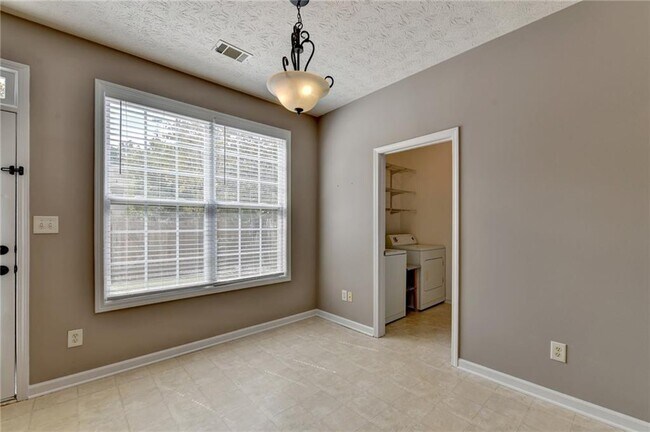 Building Photo - 3067 Kentmere Dr