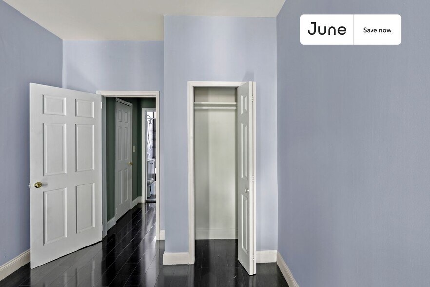 Building Photo - 23 E 109th St