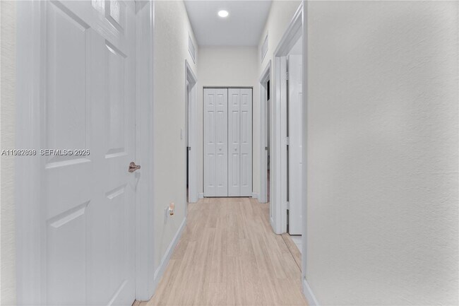 Building Photo - 3461 SE 1st St