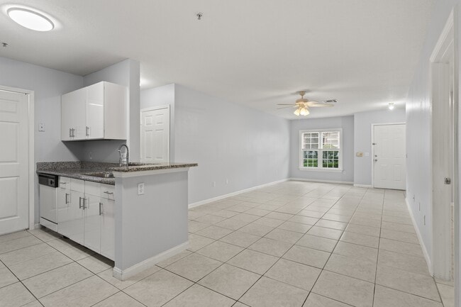 Building Photo - 6548 Swissco Dr