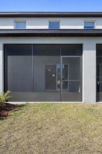 Building Photo - 6090 Shiner St