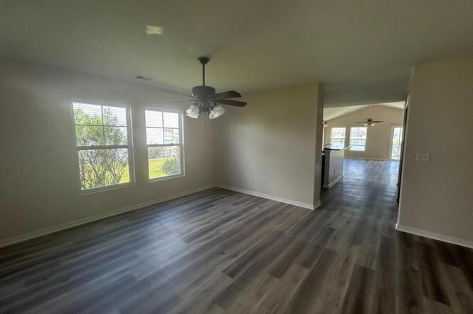 Building Photo - 447 Palm Frond Dr