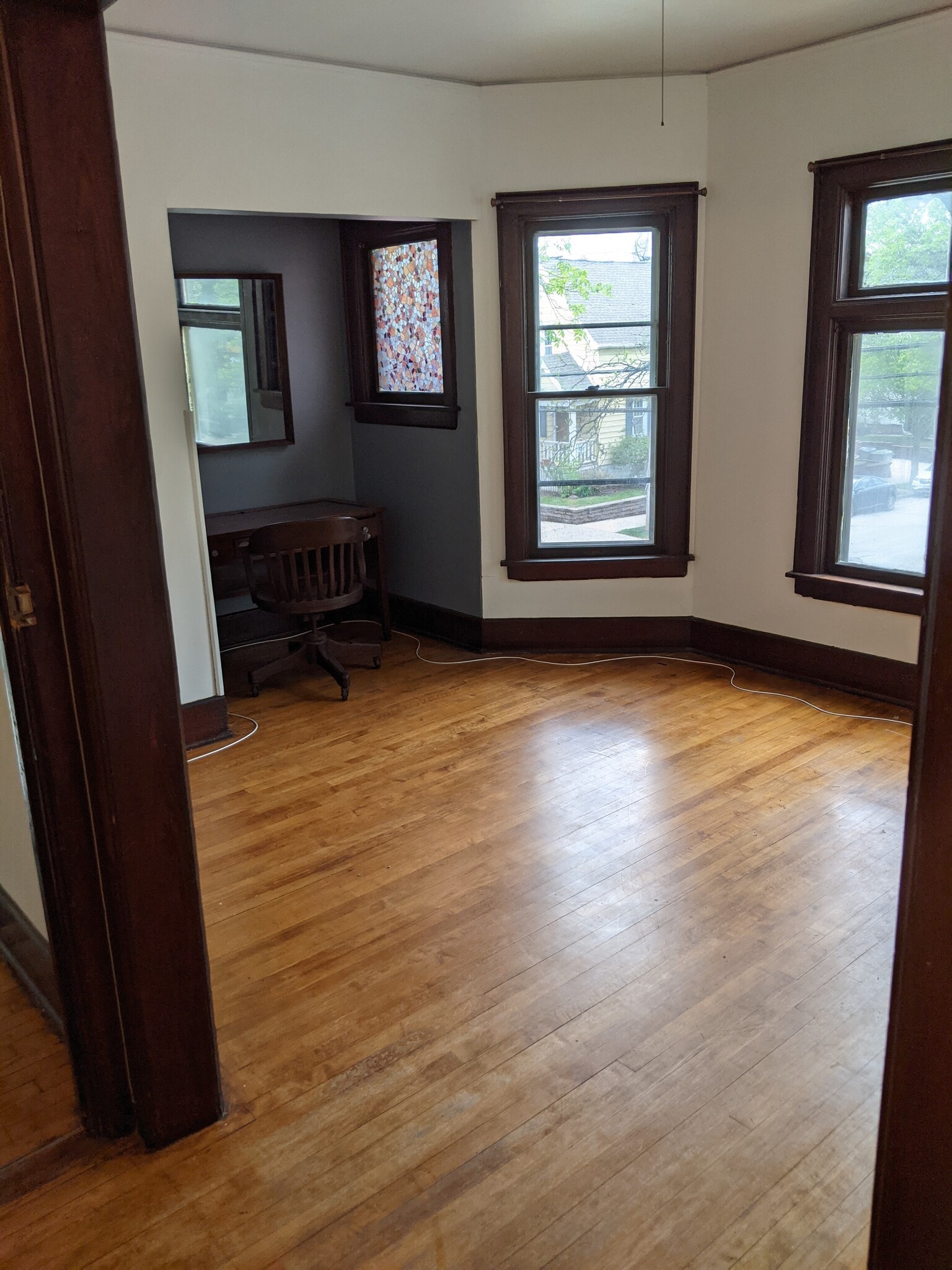 living rm - 1775 N Astor St