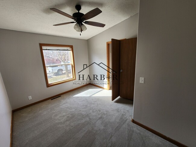 Building Photo - Single Family Home in Kasson, MN
