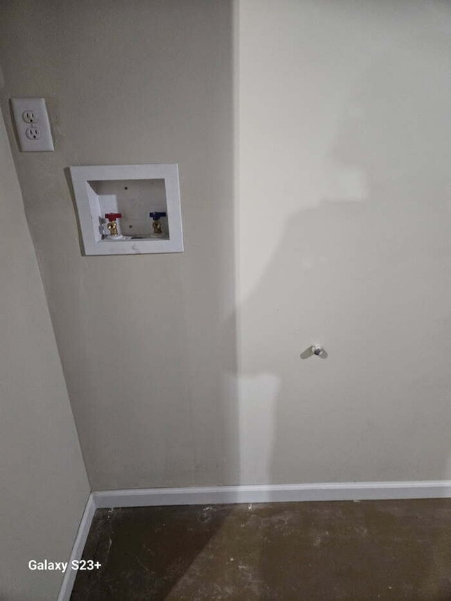 Building Photo - Historic and charming rehabbed property in Downtown Gary