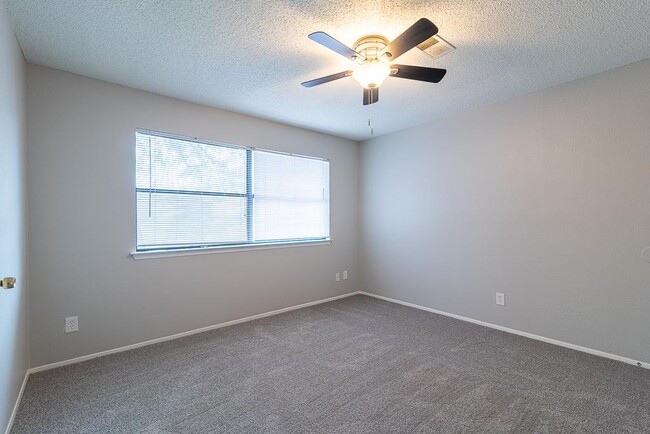Building Photo - 2906 Jadewood Ct