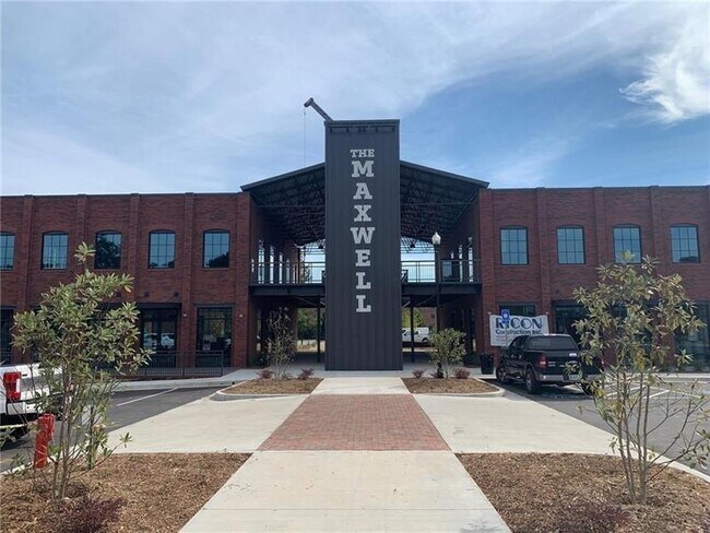 Building Photo - 439 Burton Dr