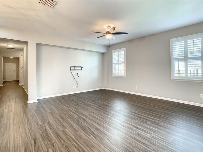 Building Photo - 14912 Caravan Ave
