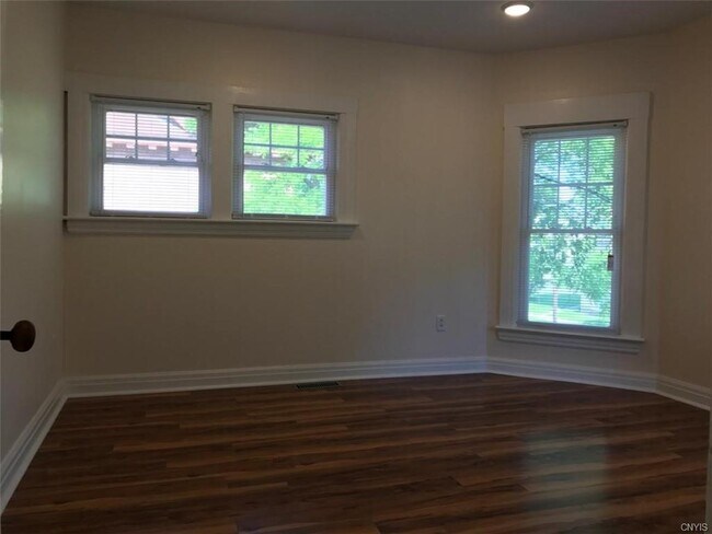Building Photo - 312 Hawley Ave