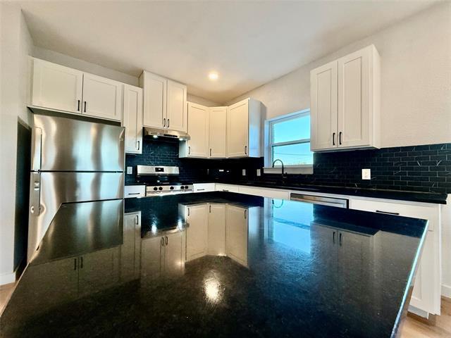 Building Photo - 308 SW 14th St