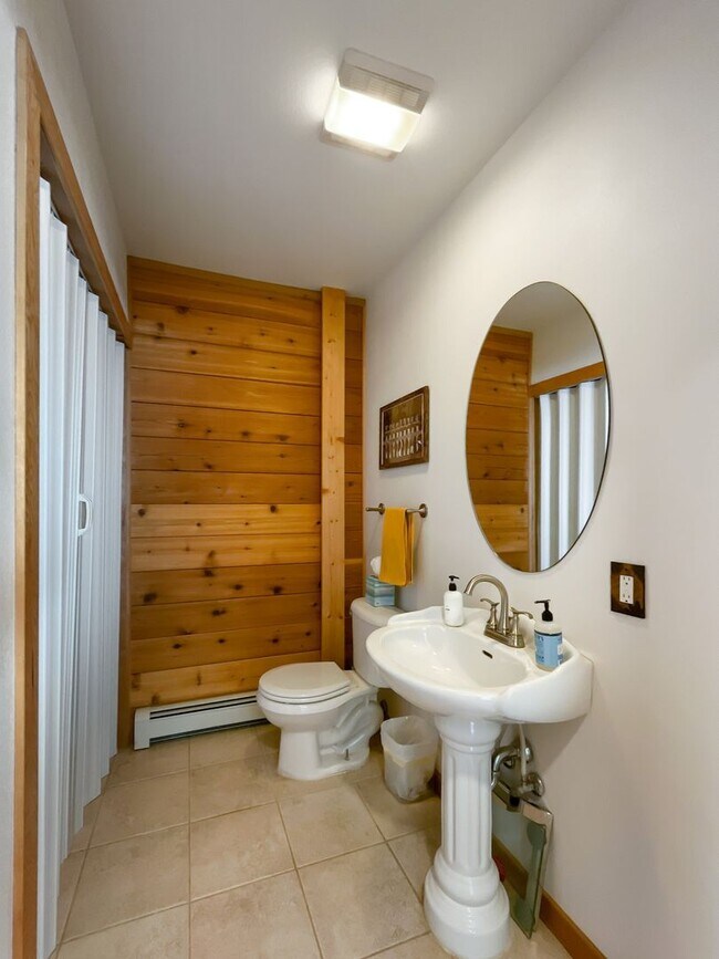 Building Photo - Luxury Home in the woods with unparalleled views! Garage! Pets Negotiable! Hot tub!