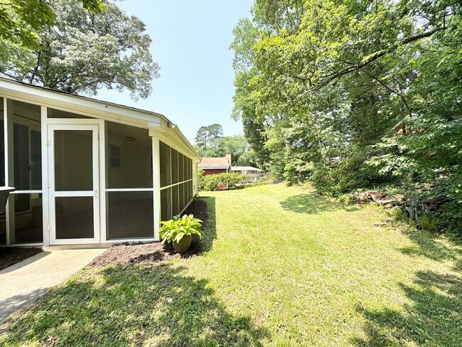 Building Photo - Adorable 3 Bed/2 Bath Off N Holden/Westridge
