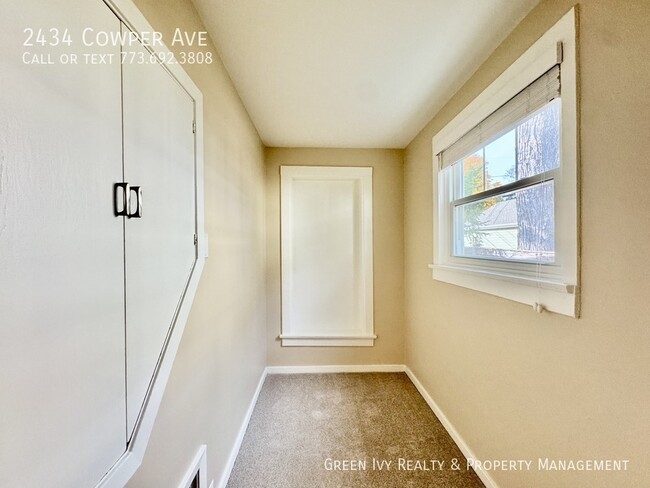 Building Photo - 2434 Cowper Ave