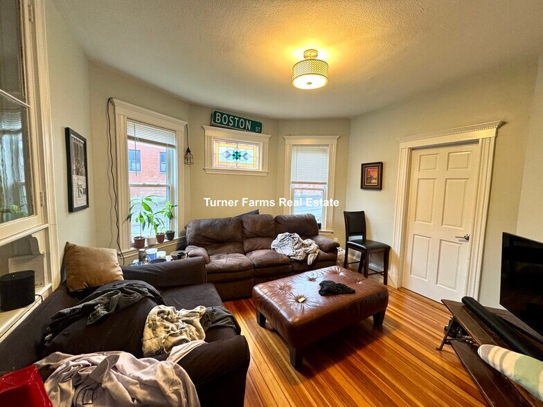 Primary Photo - 159 Boston St