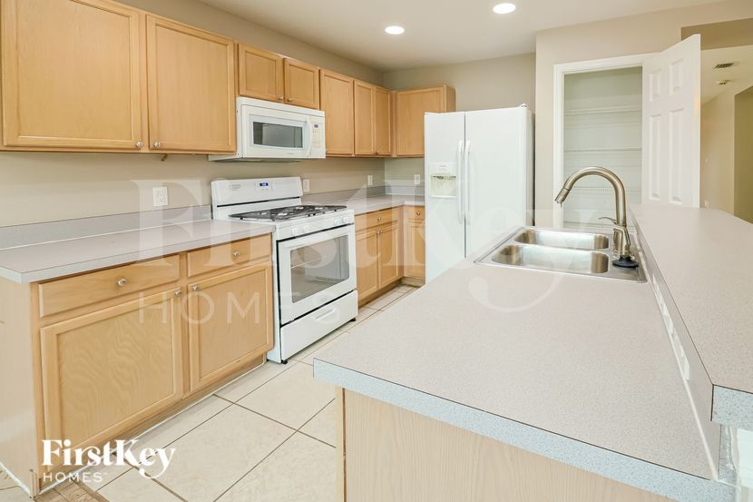 Building Photo - 6619 Gates Pointe Way