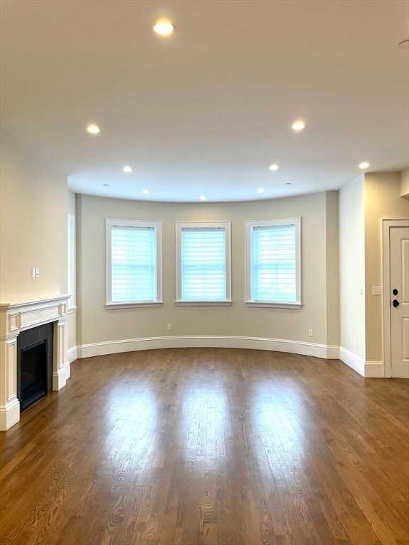 Building Photo - 468 Park Dr