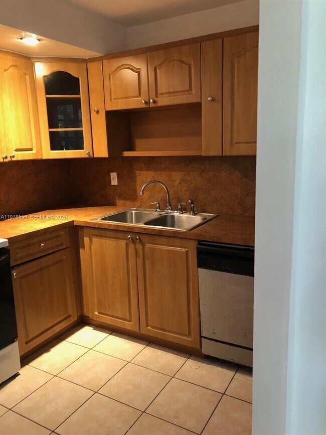 Building Photo - 7031 Environ Blvd