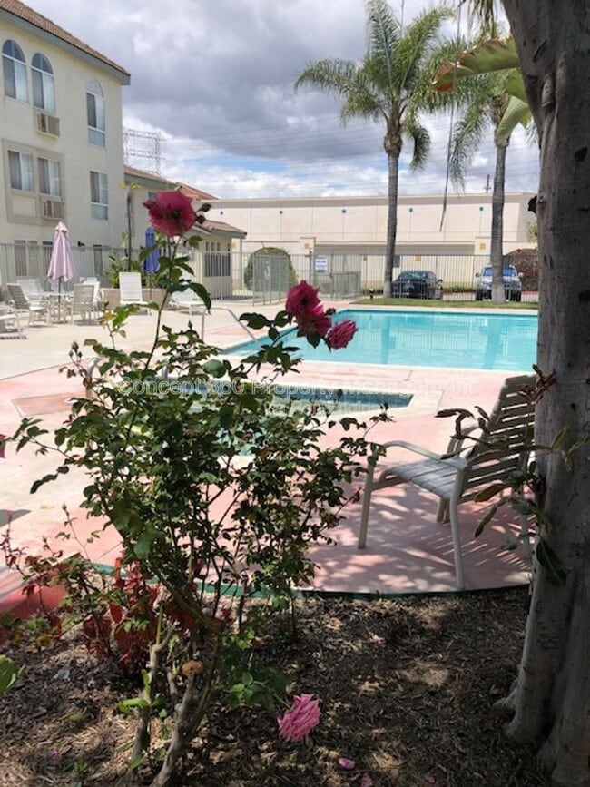 Building Photo - 15000 Downey Ave